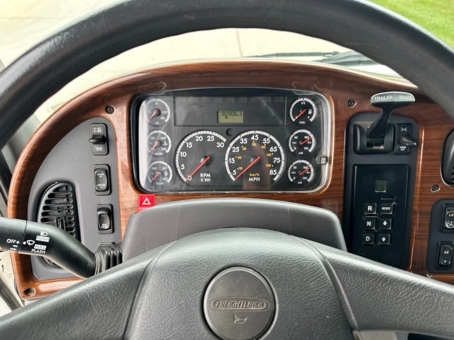 2007 Freightliner - Image 13 of 26