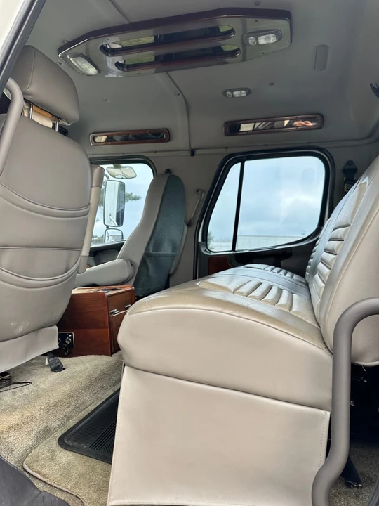 2007 Freightliner - Image 21 of 26