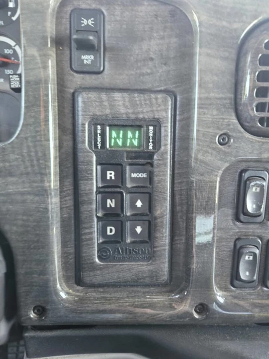 2007 Freightliner - Image 16 of 17