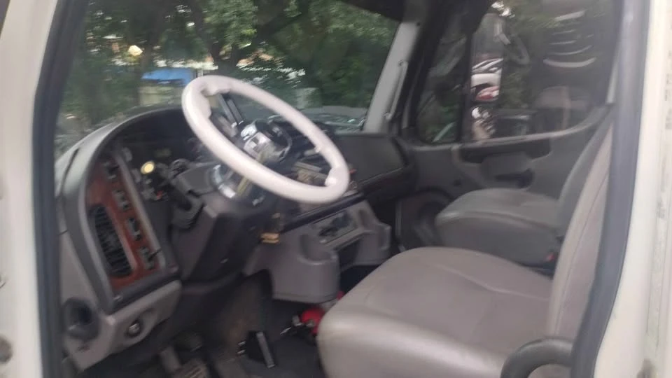 2007 Freightliner - Image 4 of 10