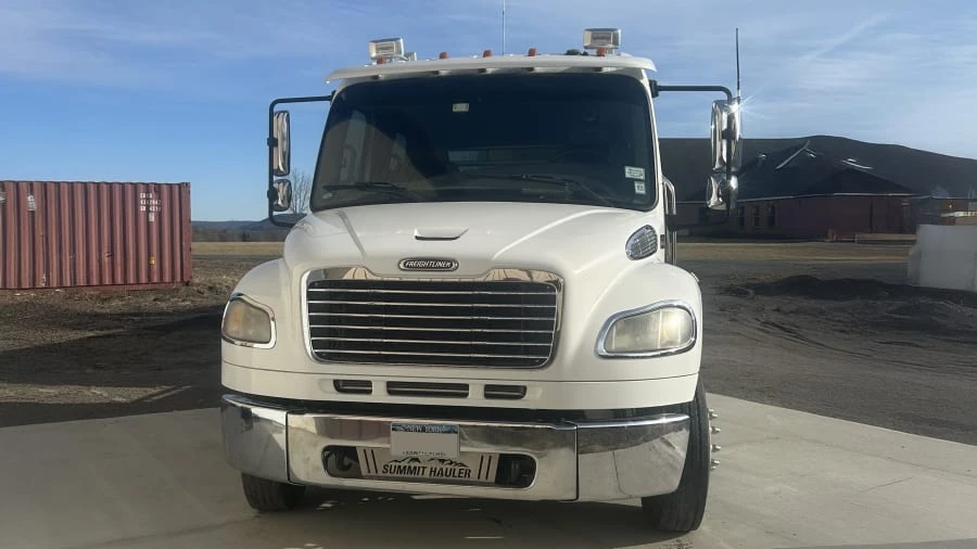 2007 Freightliner - Image 2 of 11