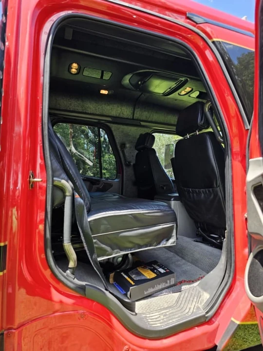 2007 Freightliner - Image 11 of 19