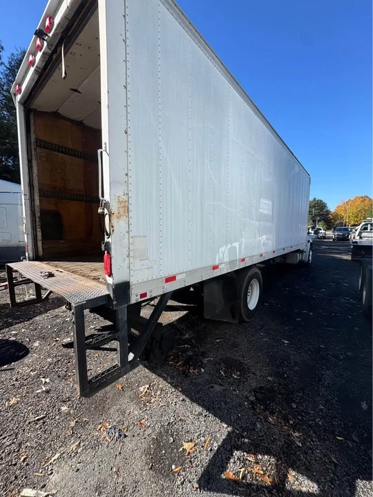 2007 Freightliner - Image 5 of 9
