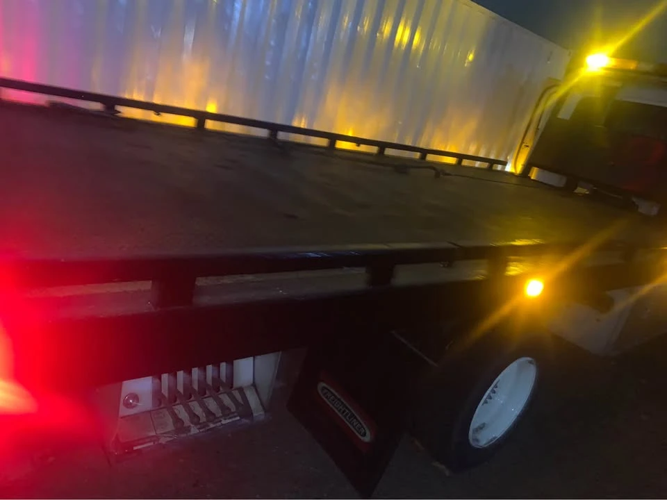 2007 Freightliner - Image 3 of 12