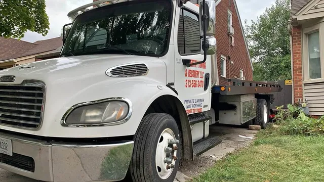 2007 Freightliner Business Class Mercedes-Benz M2 106