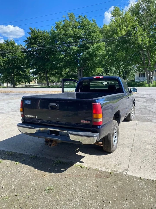 2007 GMC Sierra 3rd Gen - Image 3 of 9
