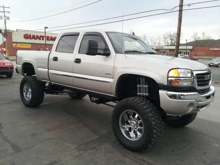 2007 GMC Sierra Heavy Duty 3rd Gen - Image 2 of 2