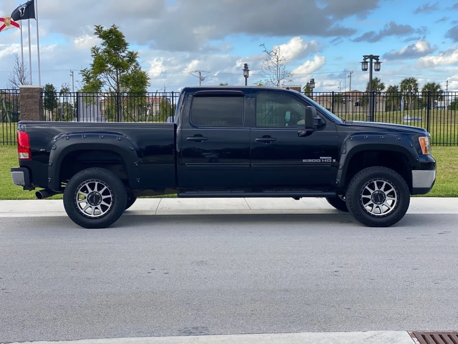 2007 GMC Sierra - Image 2 of 3