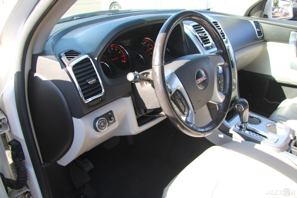 2007 GMC Acadia - Image 13 of 21