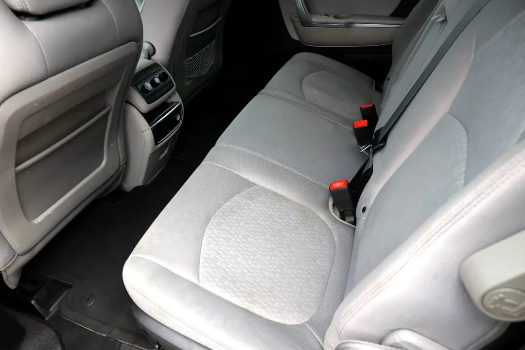 2007 GMC Acadia - Image 8 of 12