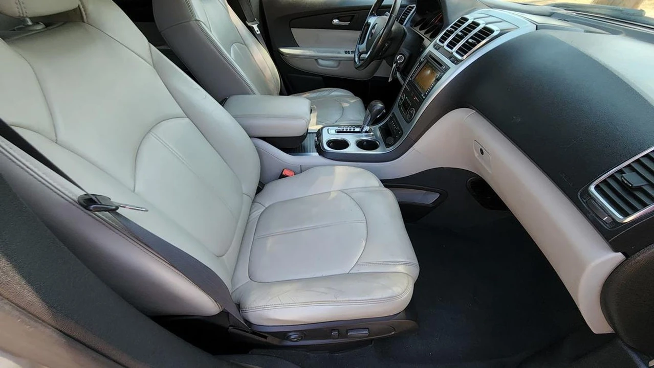 2007 GMC Acadia - Image 15 of 21