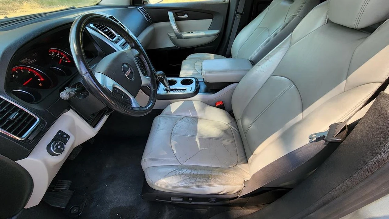 2007 GMC Acadia - Image 14 of 21