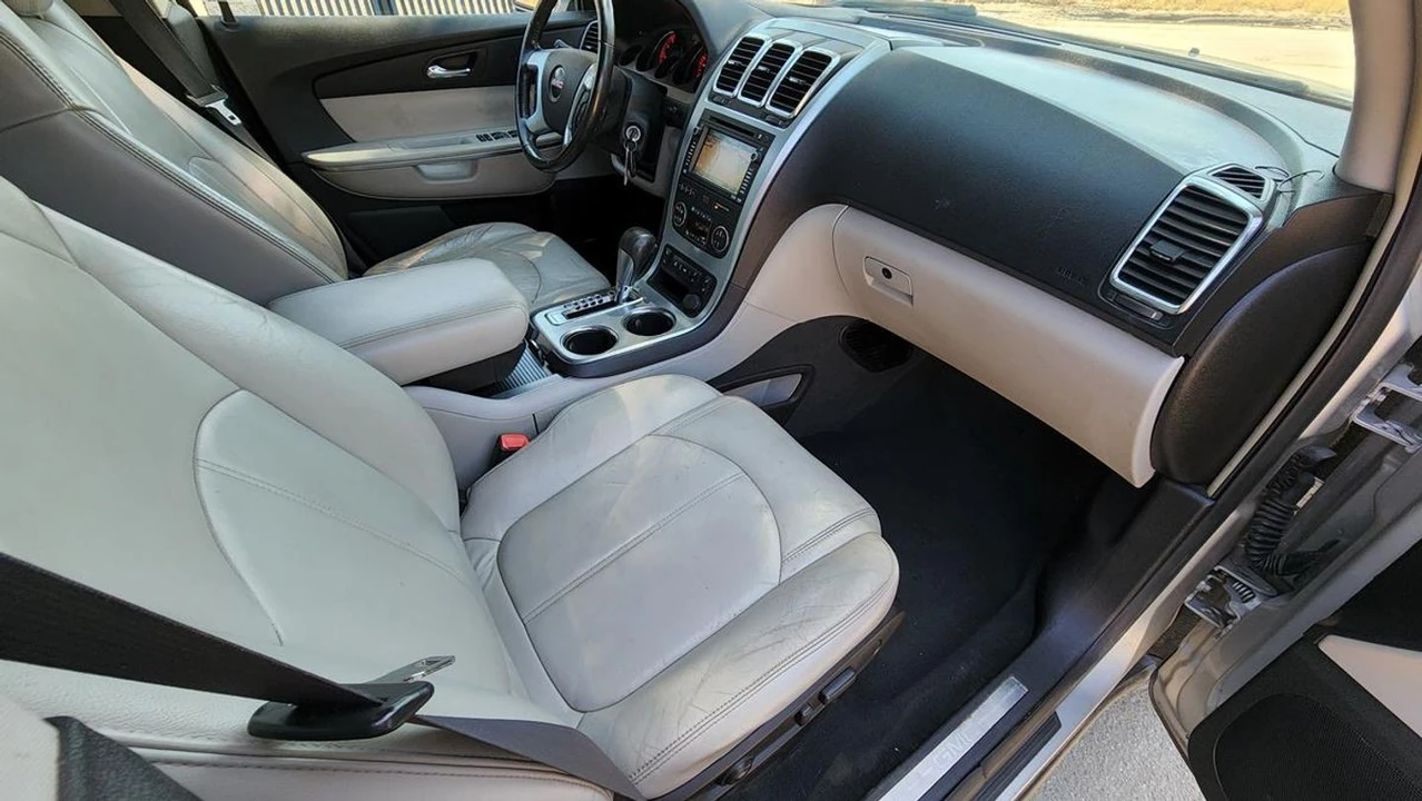 2007 GMC Acadia - Image 10 of 12