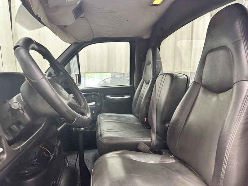 2007 GMC TopKick - Image 10 of 12