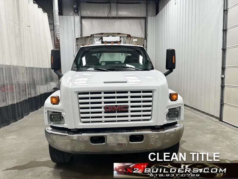 2007 GMC TopKick - Image 2 of 12