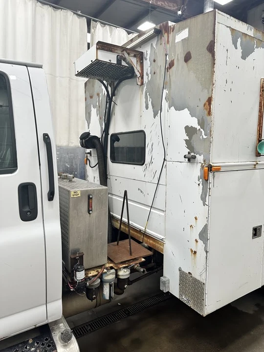 2007 GMC TopKick - Image 11 of 12