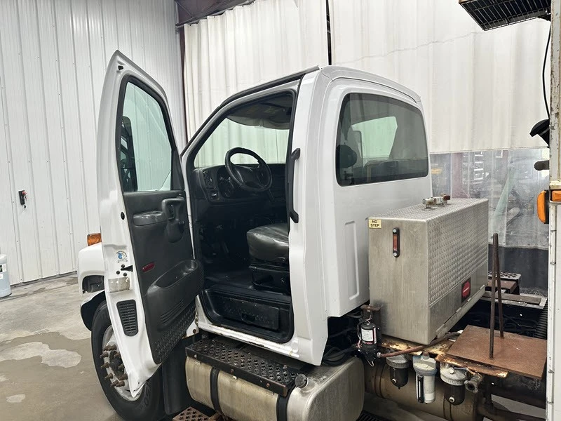2007 GMC TopKick - Image 7 of 12