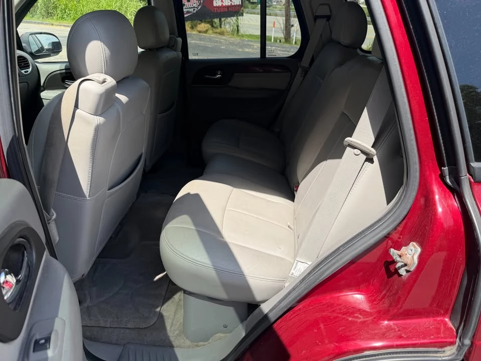 2007 GMC Envoy - Image 10 of 15
