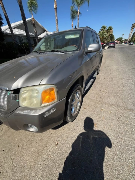 2007 GMC Envoy - Image 2 of 10