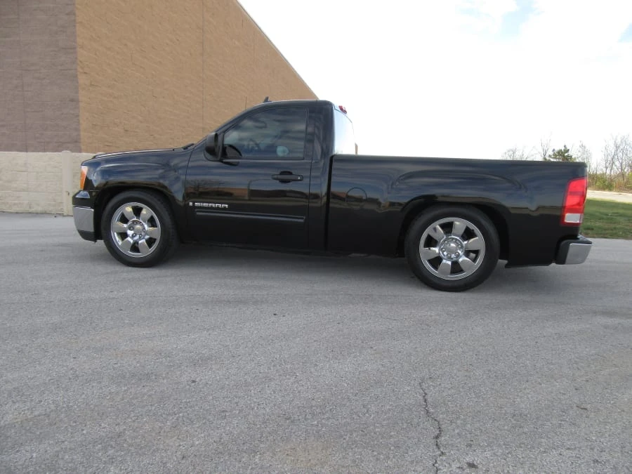 2007 GMC Sierra - Image 2 of 10