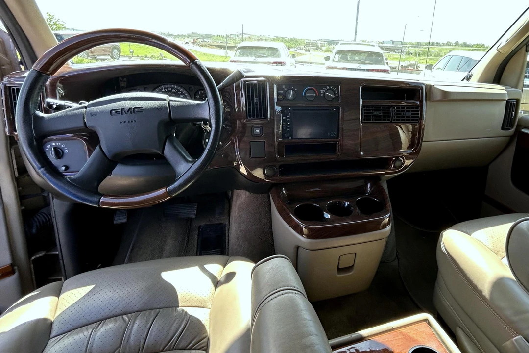 2007 GMC Savana - Image 16 of 31