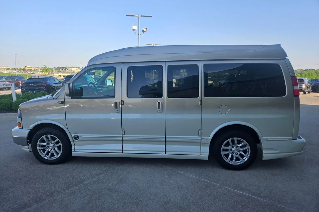 2007 GMC Savana - Image 3 of 31