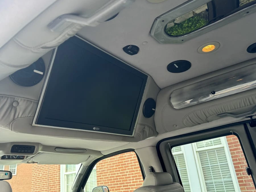 2007 GMC Savana - Image 12 of 17
