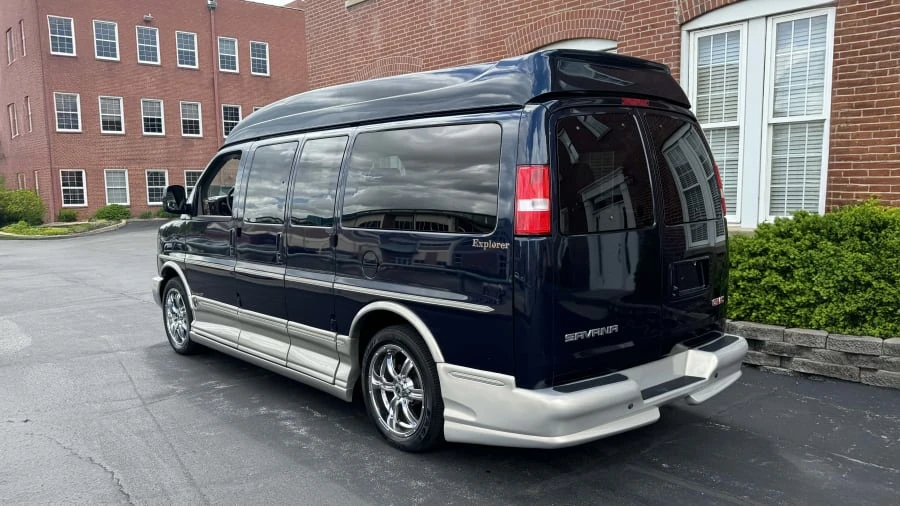 2007 GMC Savana - Image 3 of 17