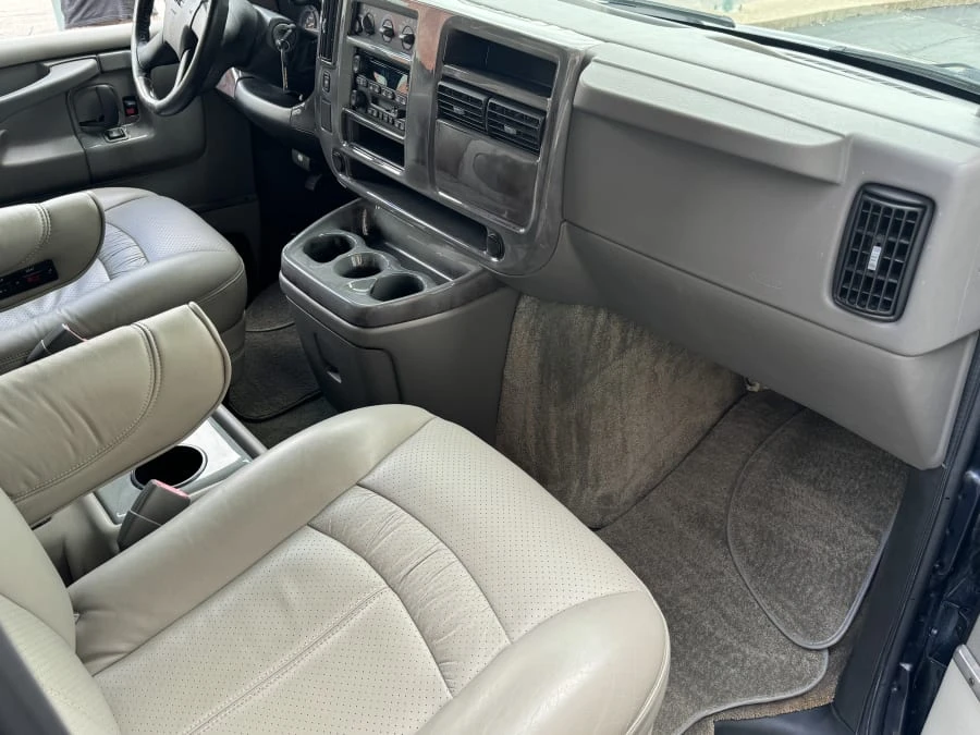 2007 GMC Savana - Image 13 of 17
