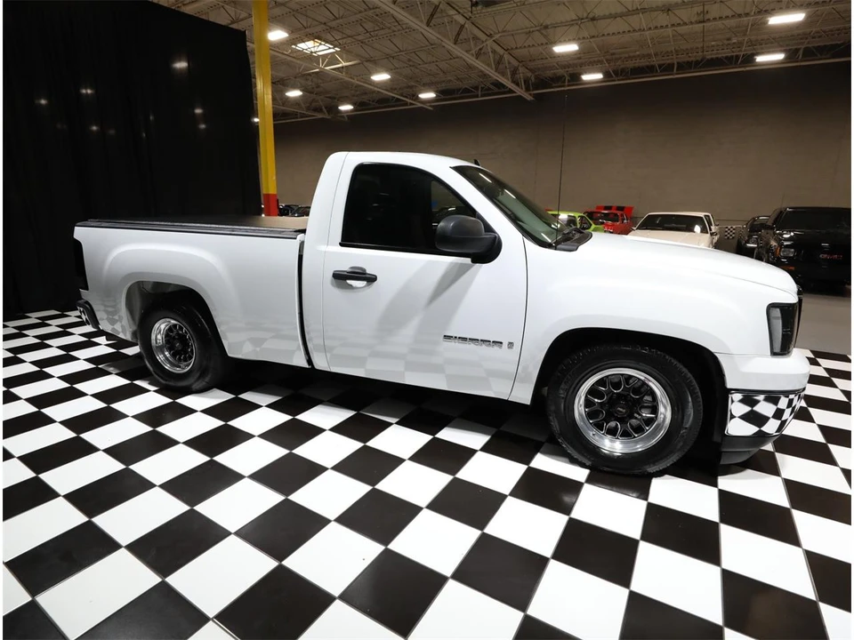 2007 GMC Sierra 2nd Gen - Image 17 of 31