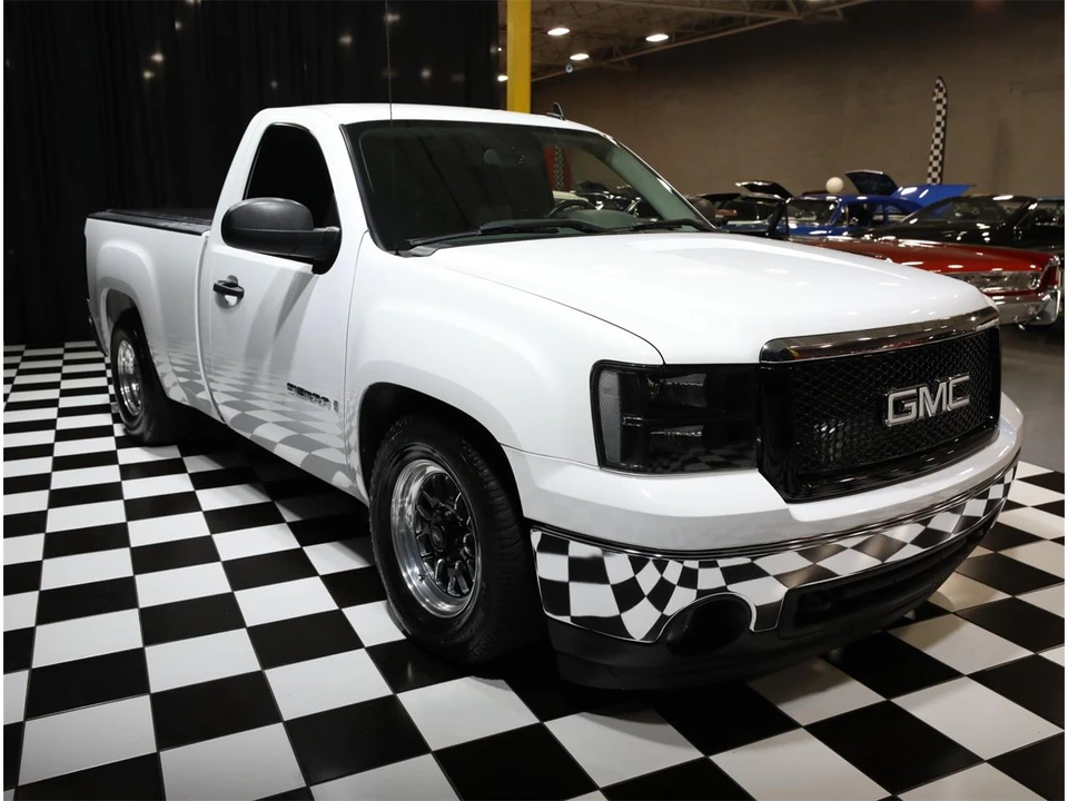 2007 GMC Sierra 2nd Gen - Image 14 of 31