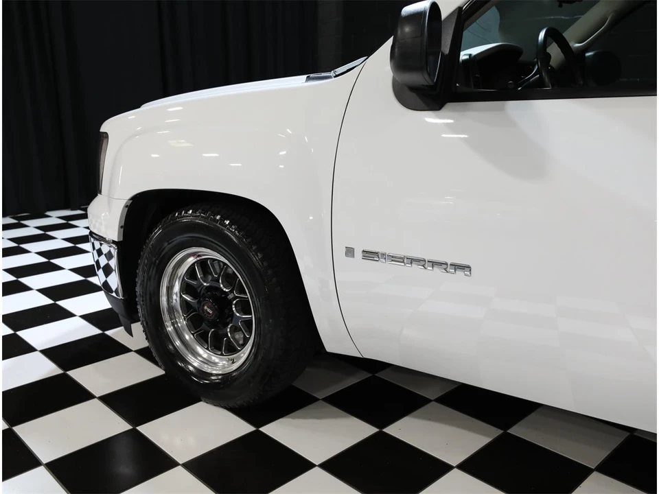 2007 GMC Sierra 2nd Gen - Image 31 of 31