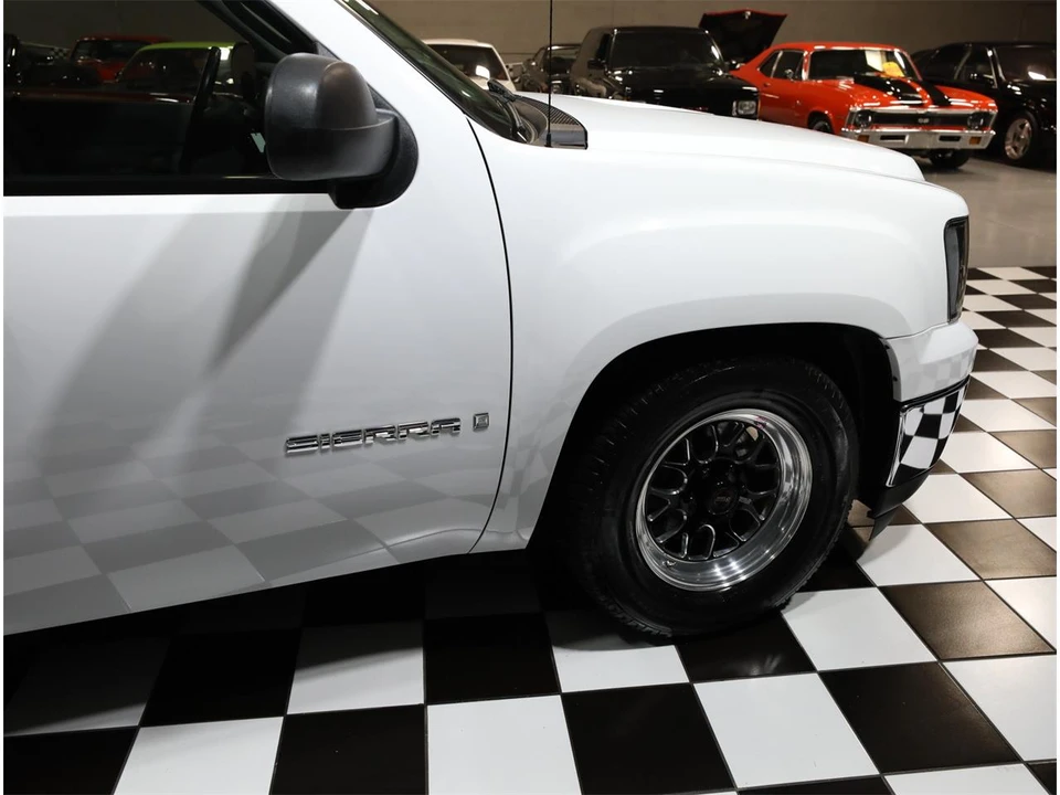 2007 GMC Sierra 2nd Gen - Image 16 of 31