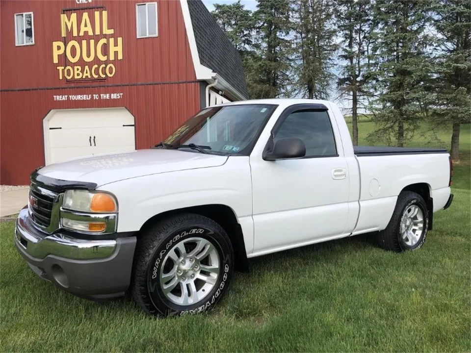 2007 GMC Sierra 3rd Gen - Image 2 of 31