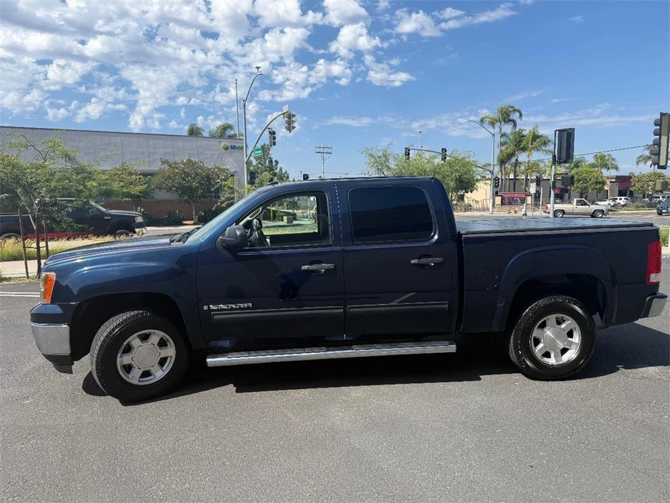 2007 GMC Sierra 3rd Gen - Image 4 of 27