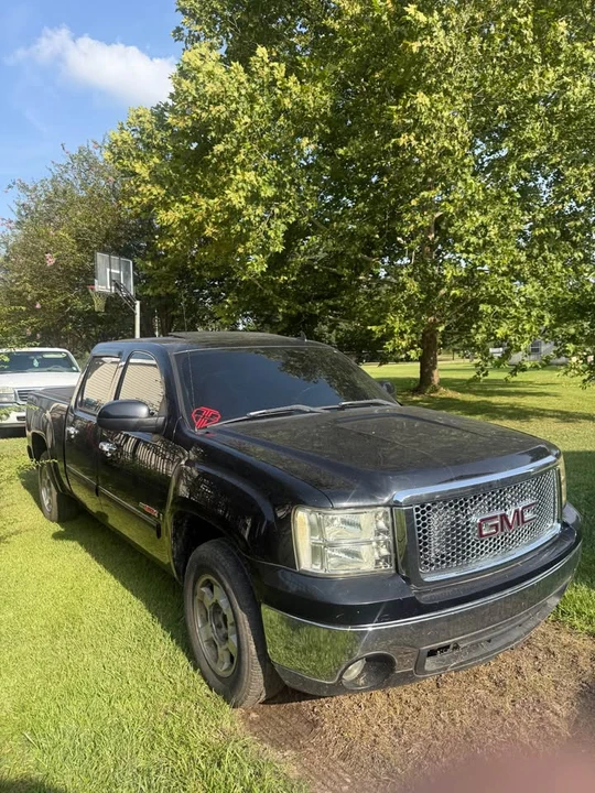 2007 GMC Sierra 3rd Gen - Image 3 of 9