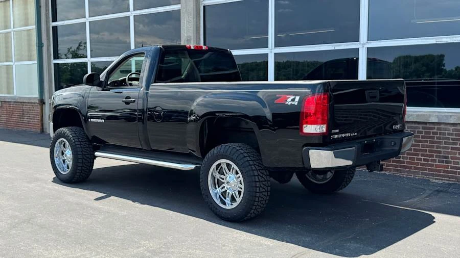 2007 GMC Sierra 3rd Gen - Image 3 of 12
