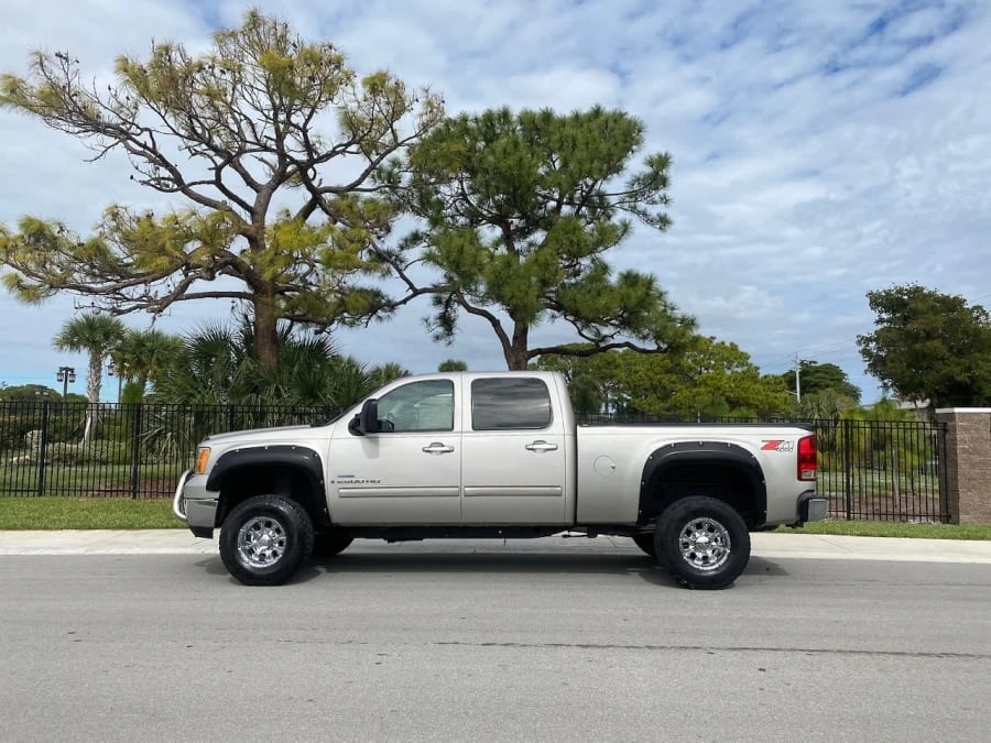 2007 GMC Sierra Heavy Duty 3rd Gen - Image 2 of 6