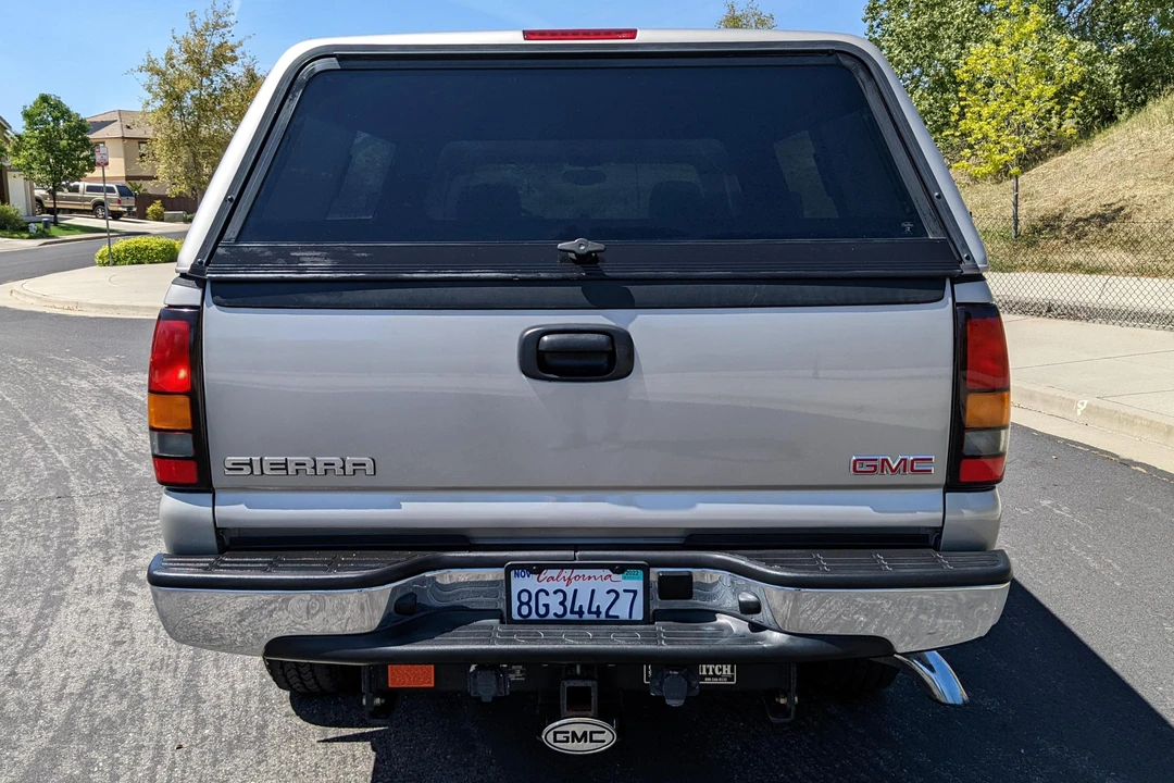 2007 GMC Sierra Heavy Duty 3rd Gen - Image 5 of 31