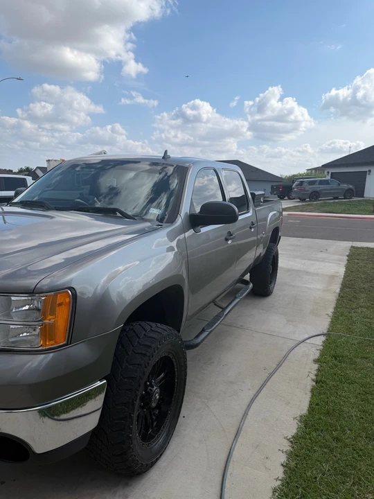 2007 GMC Sierra Heavy Duty 3rd Gen - Image 2 of 18