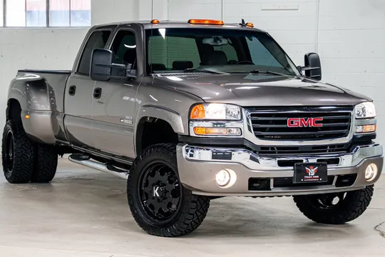 2007 GMC Sierra 3500 Classic 4WD Crew Cab 167" DRW SLT