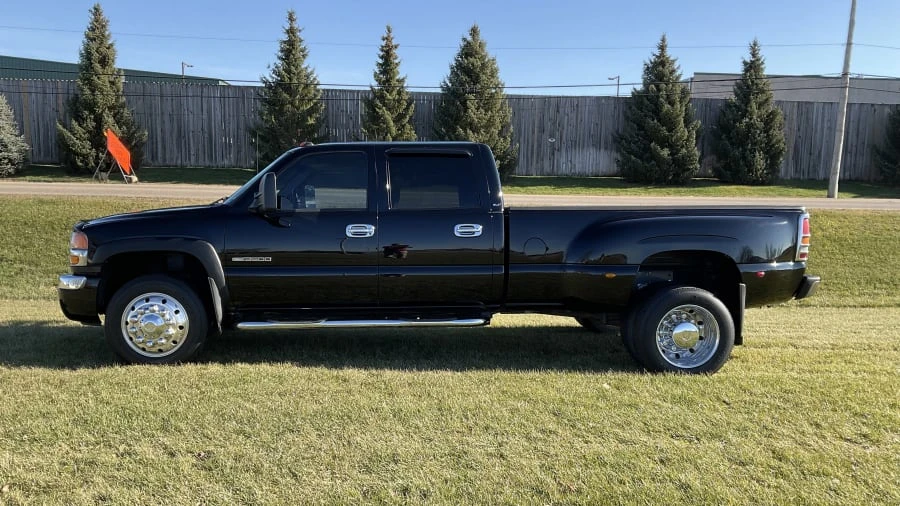 2007 GMC Sierra - Image 2 of 17