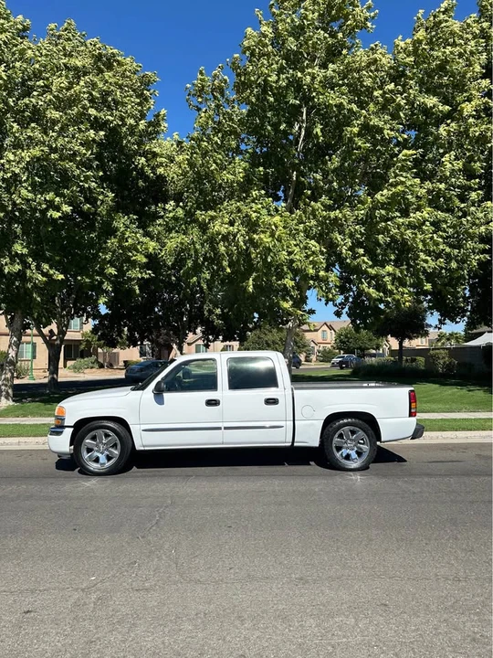 2007 GMC Sierra 2nd Gen - Image 3 of 12