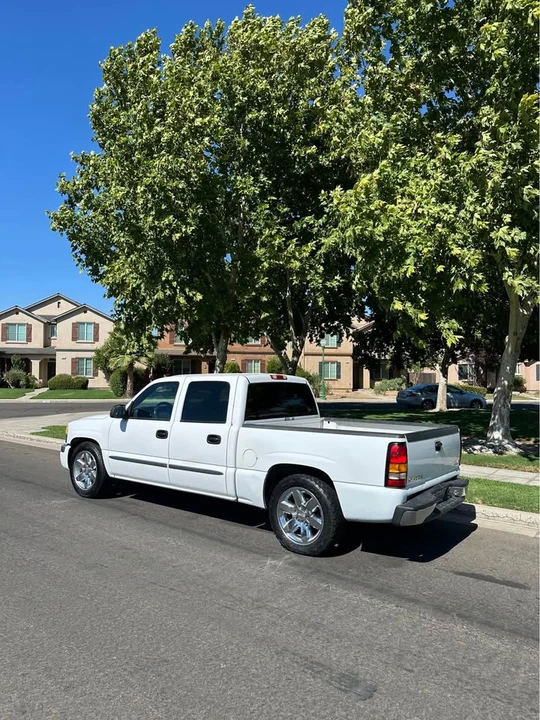 2007 GMC Sierra 2nd Gen - Image 4 of 12