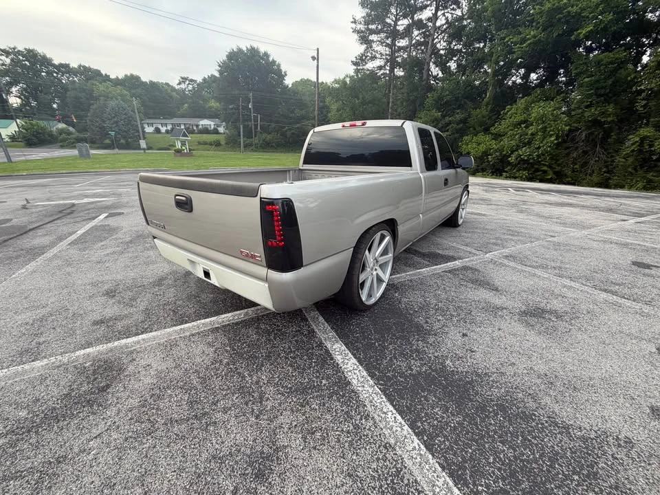 2007 GMC Sierra 2nd Gen - Image 3 of 5