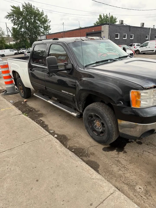 2007 GMC Sierra Heavy Duty 2nd Gen - Image 2 of 4