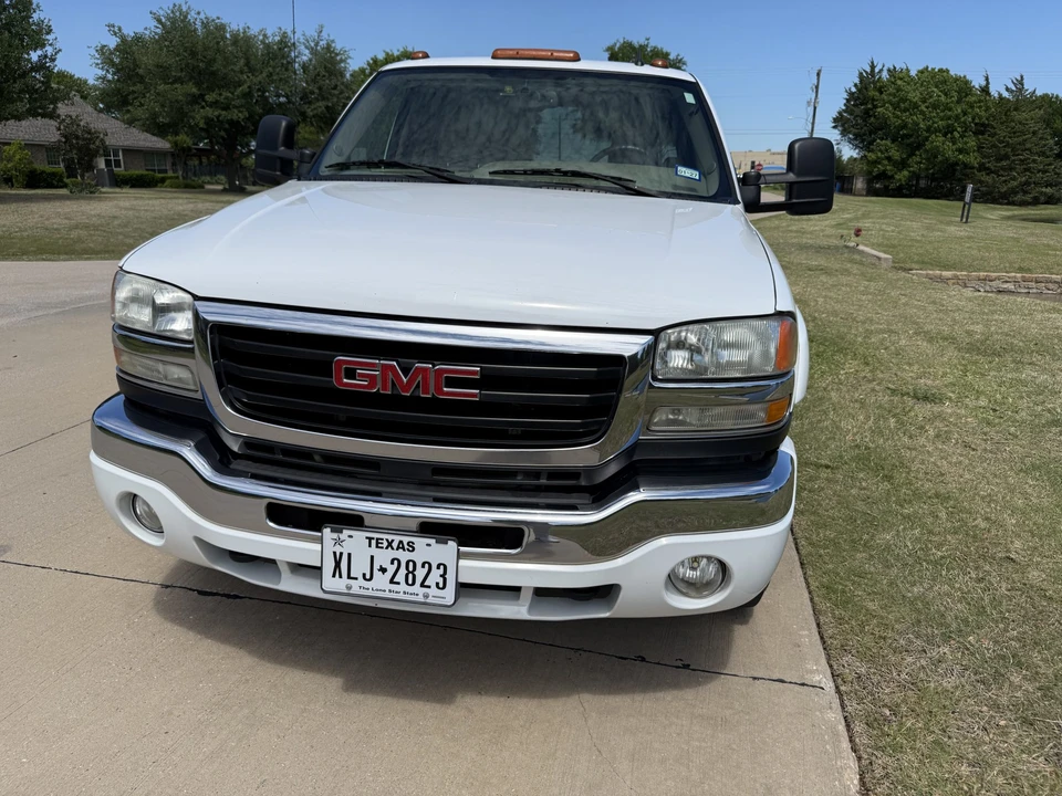 2007 GMC Sierra Heavy Duty 2nd Gen - Image 2 of 31
