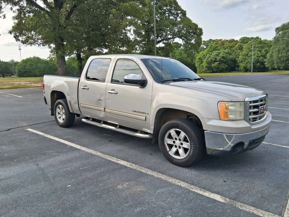 2007 GMC Sierra - Image 4 of 8