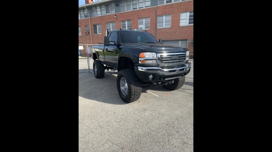 2007 GMC Sierra - Image 2 of 7