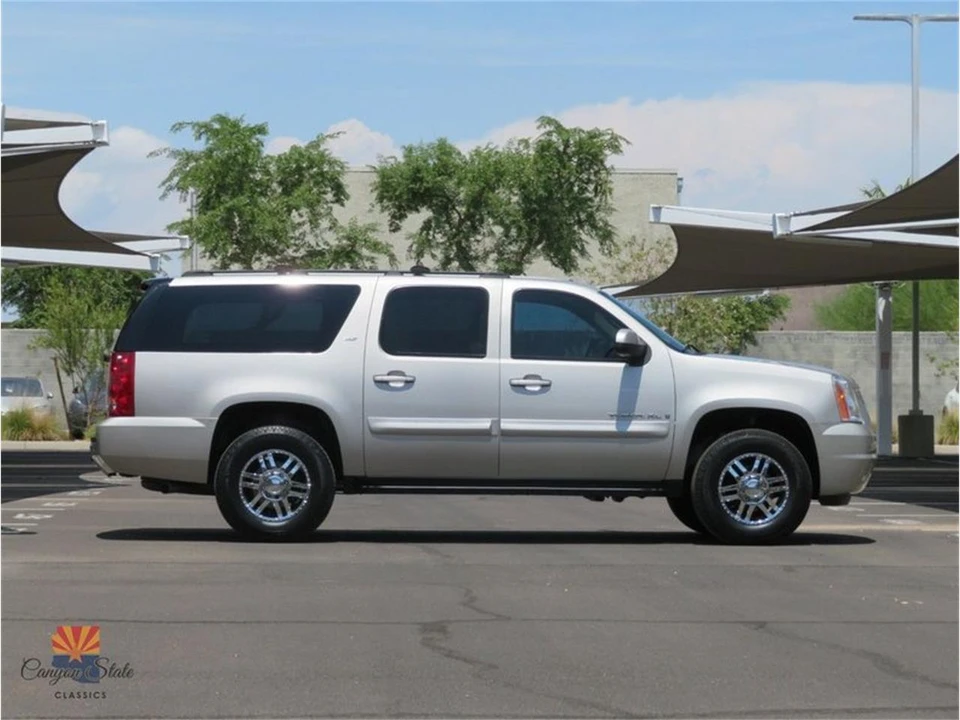 2007 GMC Yukon 3rd Gen - Image 2 of 31